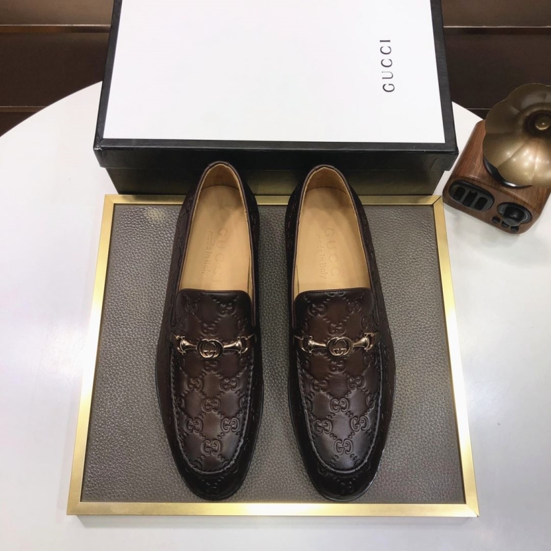 G*u*i leather shoes